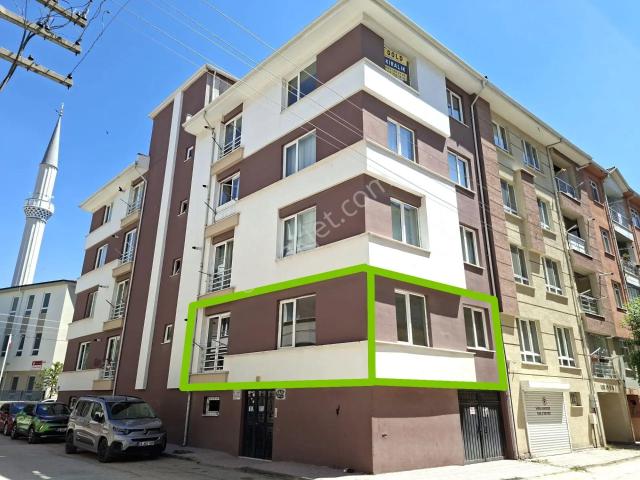 Recep Ümit'ten Gaffar Okkan Caddesi Yanında Satılık 2+1 Asansörlü Daire