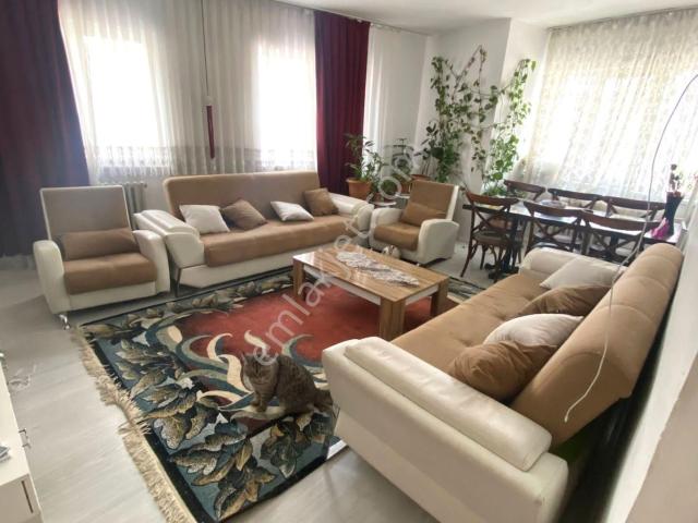 Recep Ümit'ten Kumlubel Mahallesinde Esenli Caddesi Yakınında Asansörlü Satılık 3+1 Daire