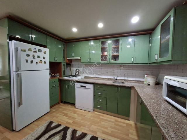 Recep Ümit'ten Turgut Reis Caddesi Yakınında Satılık Teraslı ebeveyn Banyolu 3+1 Dubleks Daire