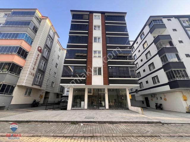Recep Erdoğan'dan 19 Mayıs Mahallesinde 100 M2 Kiralık Dükkan