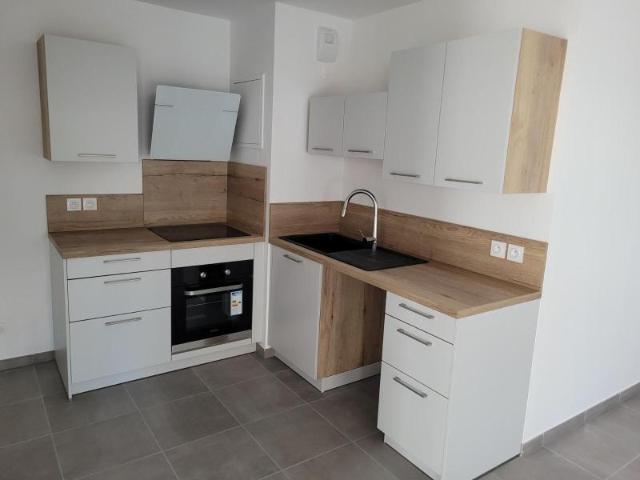 Recherche location LYON, contactez notre agence pour une visite: appartement T3 à louer à LYON N°LAPP100795 location
