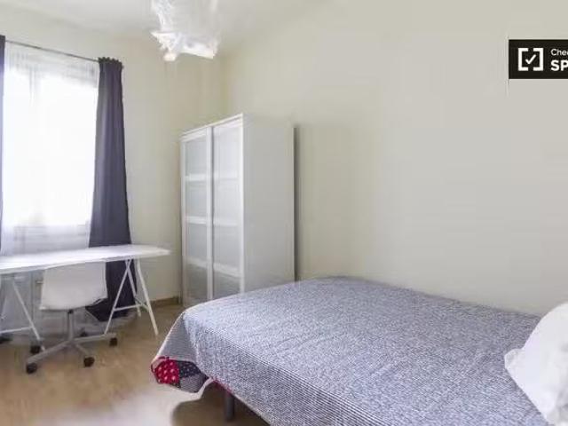 ¡Oferta! Acogedora habitación en alquiler, apartamento de 11 h.