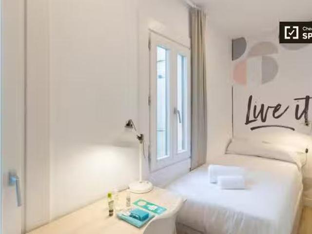 Barato Alójate en un coliving en el Barrio Gótico