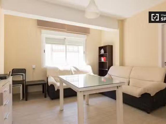 ¡Recién llegado! Apartamento de 4 dormitorios en alquiler en P.