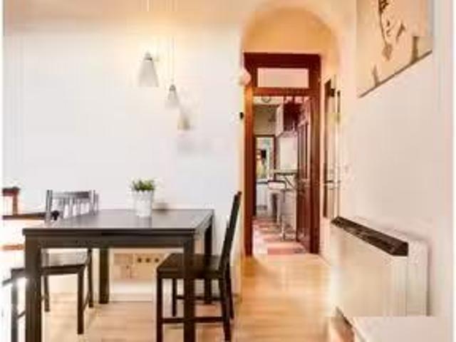 Bonito Apartamento de 2 dormitorios en alquiler en Castellana.