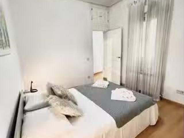 Único Apartamento de 2 dormitorios en alquiler en Principe Pio.
