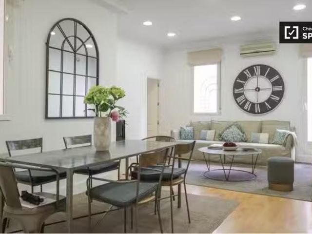 Barato Apartamento de 3 dormitorios en alquiler en Castellana.
