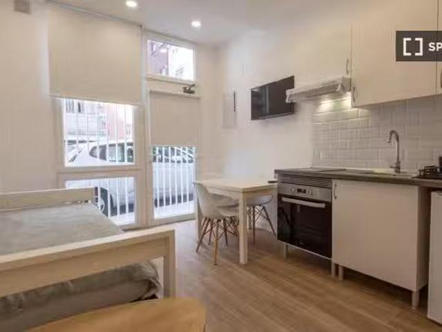¡Renta! Estudio en alquiler en Quintana, Madrid