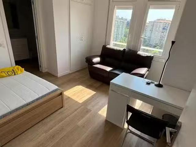 ¡Recién llegado! Habitación en Avinguda de Francesc Macià