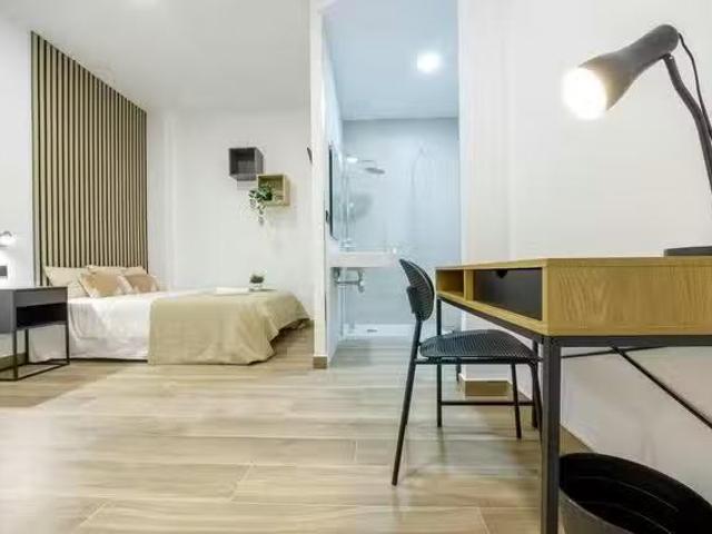 Encantador Habitación en Avinguda del Marqués de Sotelo, Ciuta.