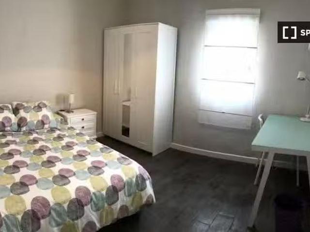 ¡En alquiler! Habitación en alquiler en apartamento de 3 dormi.