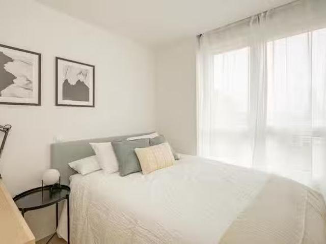 Barato Habitación en Calle Adolfo Marsillach, Ensanche de Vall.