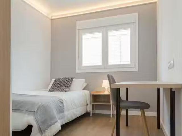 ¡Recién llegado! Habitación en Calle Alcazaba, Usera