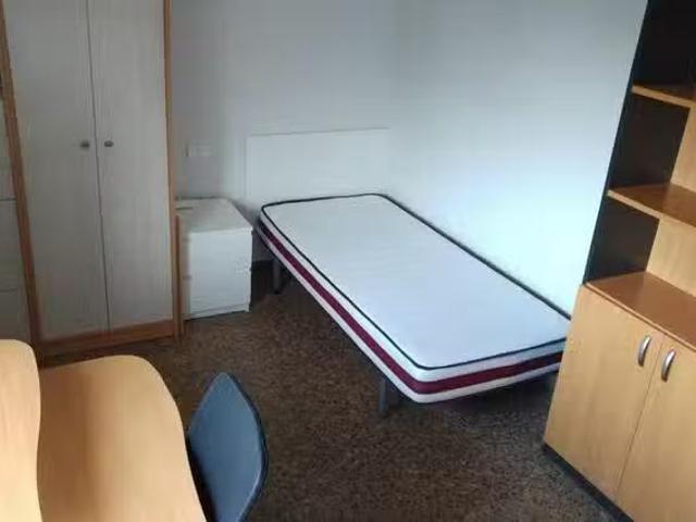 Nuevo Habitación en Calle Colegiata de Bolea, Las Fuentes
