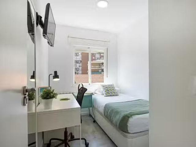 ¡Renta! Habitación en Calle de Ofelia Nieto, Berruguete