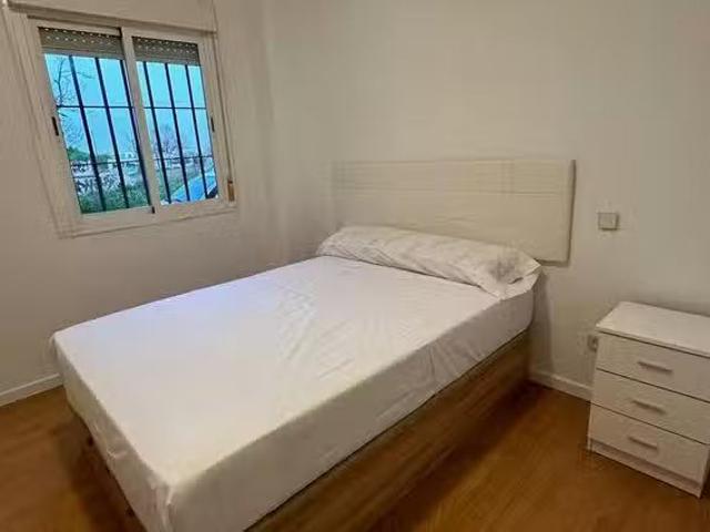 Bonito Habitación en Calle de Afueras a San Roque, Valverde