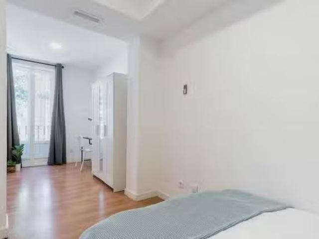 Bonito Habitación en Calle de Alejandro González, Fuente del B.