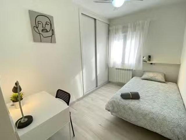 Único Habitación en Calle de Amós de Escalante, Pueblo Nuevo