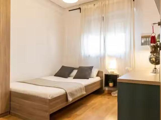 Único Habitación en Calle de Calatrava, Palacio