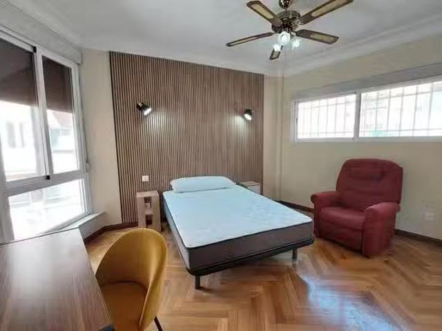 ¡Recién llegado! Habitación en Calle de Carmen Sánchez Carrasc.