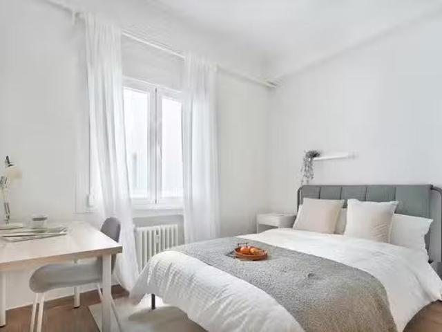 Acogedor Habitación en Calle de Cea Bermúdez, Arapiles
