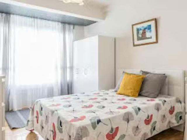 Bonito Habitación en Calle de Edgar Neville, Cuatro Caminos