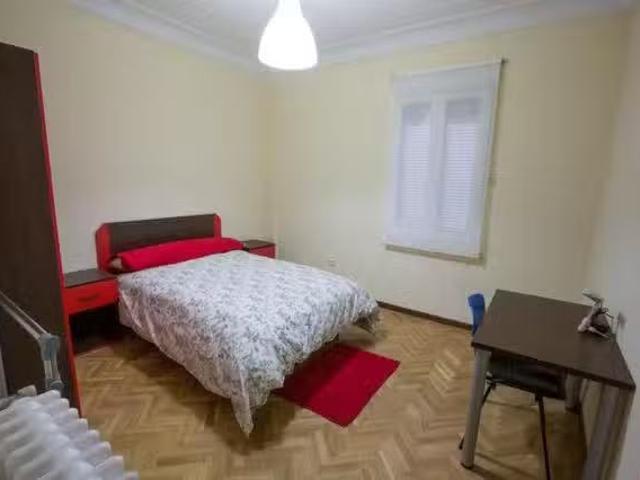 ¡En alquiler! Habitación en Calle de Granada