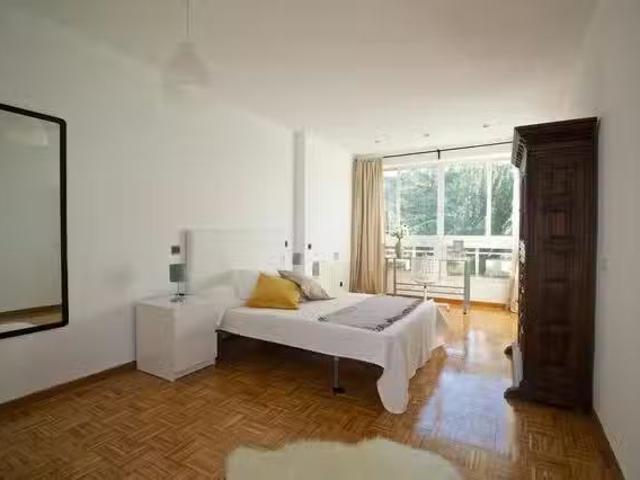 ¡Renta! Habitación en Calle de San Gerardo, Valdezarza