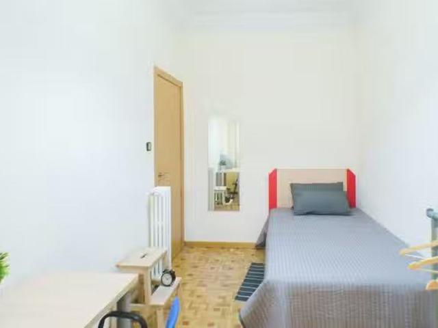¡Recién llegado! Habitación en Calle del Doctor Esquerdo, Retiro