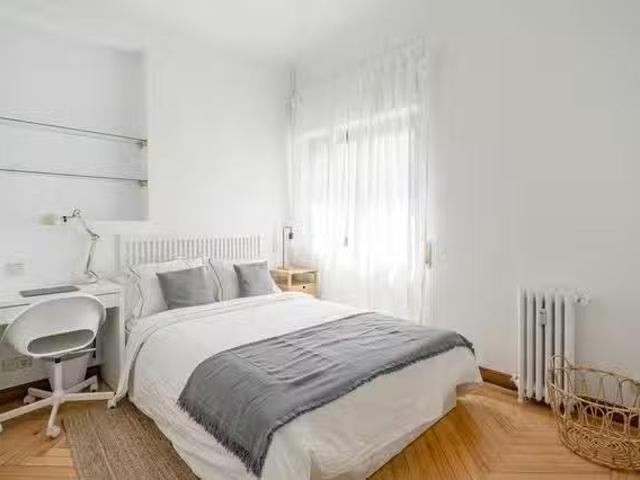 Encantador Habitación en Calle del General Díaz Porlier, Salam.