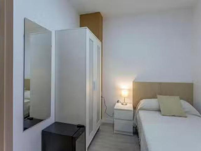 Único Habitación en Calle José Carsi