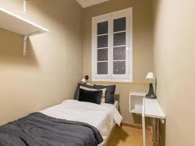 ¡Renta! Habitación en Carrer d'Aragó, l'Antiga Esquerra de l'E.