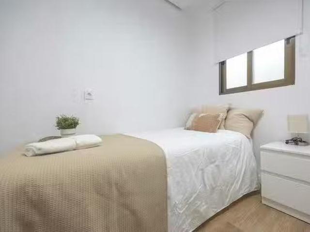 Acogedor Habitación en Carrer de Dolores Alcaide, Jesús