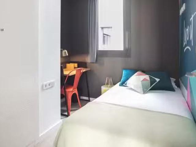 ¡Oferta! Habitación en Carrer de la Unió