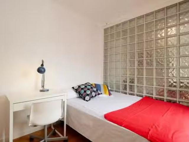 ¡Oferta! Habitación en Carrer de la Unió