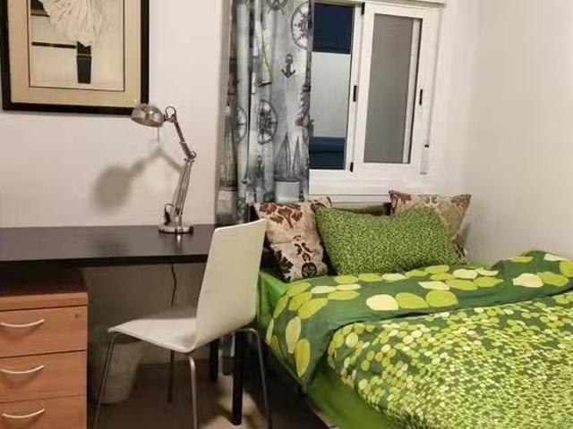 ¡Oferta! Habitación en Carrer del Príncep Jordi, Hostafrancs