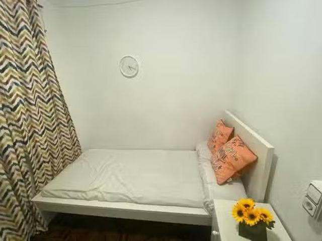 Bonito Habitación en Carrer Orient