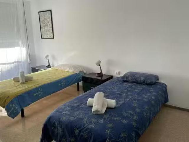 ¡Oferta! Habitación en Gran Via de les Corts Catalanes, Sant A.
