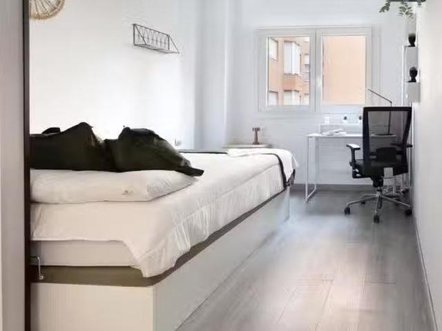 ¡Oferta! Habitación en Paseo de la Florida