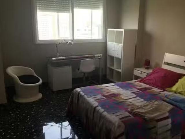 Único Habitación en Passeig de la Petxina, Extramurs