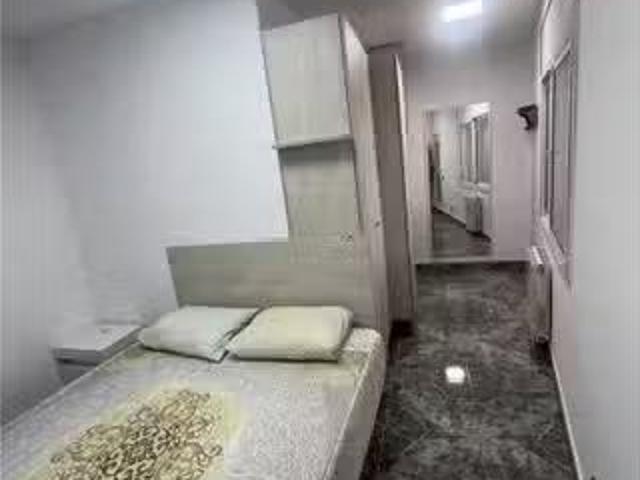 Bonito Habitación en piso compartido de 3 habitaciones en Les.