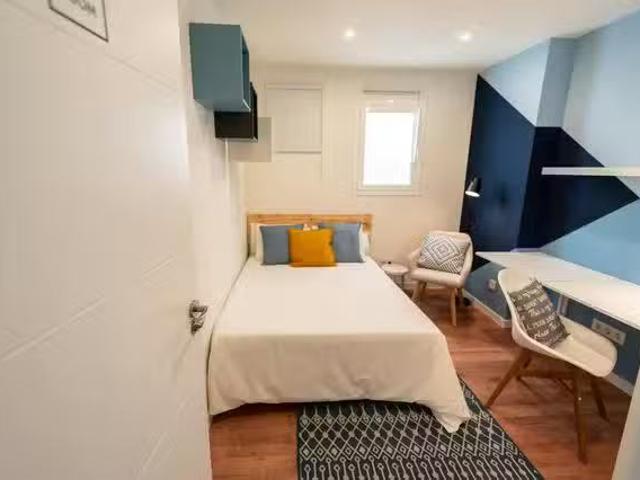 ¡En alquiler! Habitación en Ronda de Sant Pere, Dreta de l'Eix.