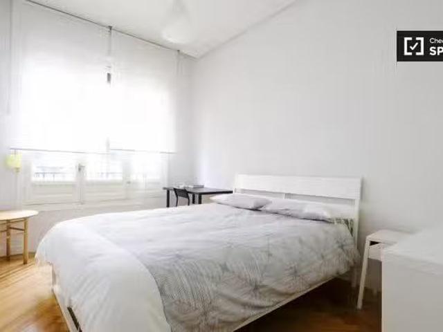 Bonito Habitación luminosa en piso compartido en Puerta del So.
