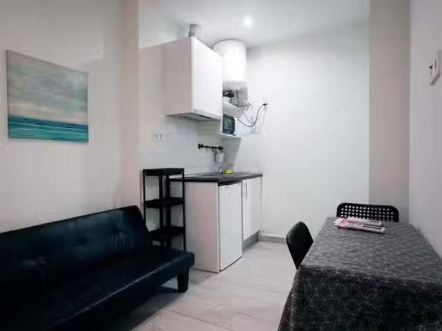 ¡Recién llegado! Piso de 1 habitación en Calle de Rodrigo Uhagón