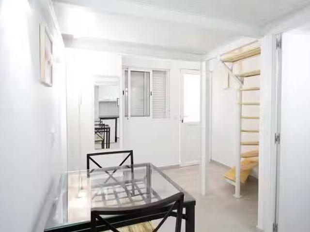 Barato Piso de 1 habitación en Calle de Rodrigo Uhagón