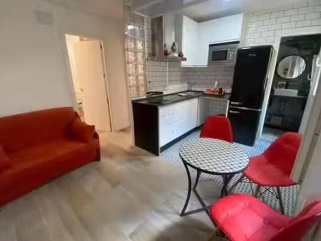 Encantador Piso de 1 habitación en Calle del Mesón de Paredes