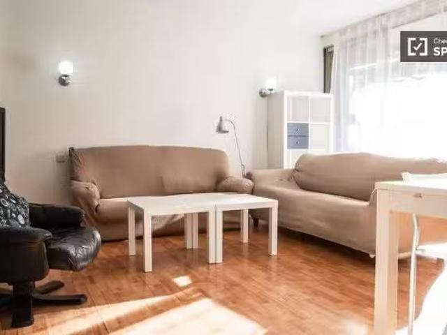 ¡Renta! Piso de 3 habitaciones en alquiler en Puerta del Ángel.