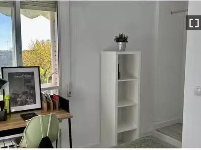 Barato Se alquila habitación en coliving de 10 habitaciones en.