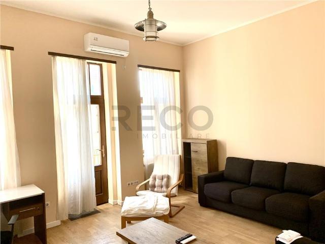 RECO Apartament de inchiriat cu 2 camere, ultracentral, complet renovat60 mp, etaj 1, aproape de Universitate