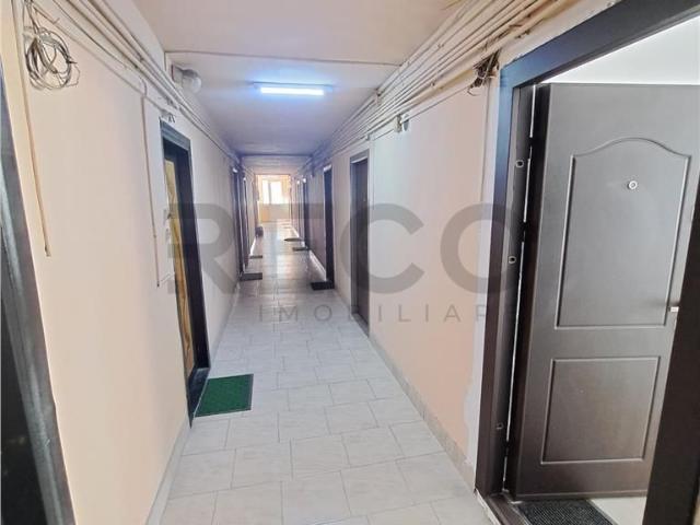 RECO Garsoniera renovata etaj 2 Rogerius